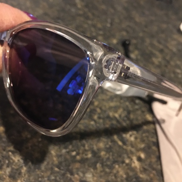 Kenneth Cole REACTION
Square Sunglasses, NWT - Picture 6 of 8